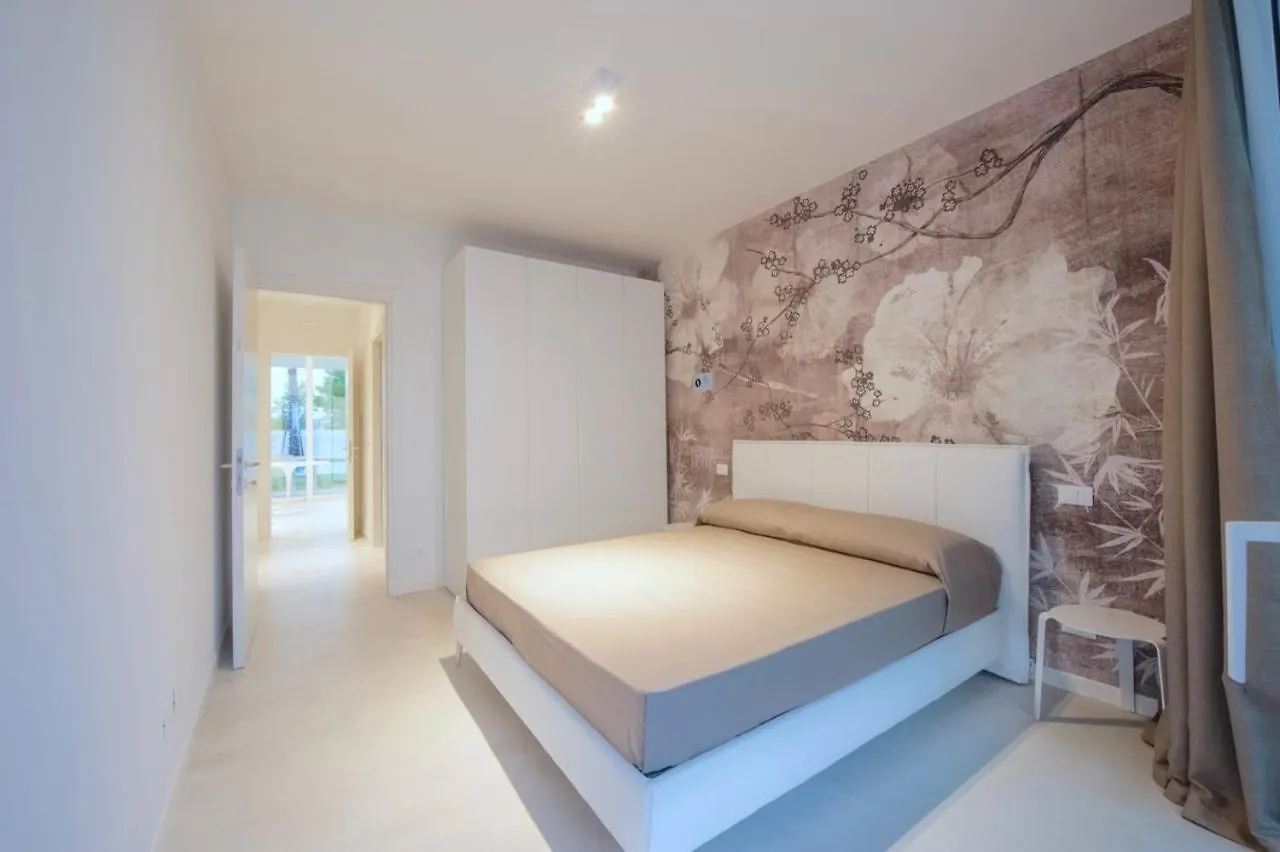 Palms Apartments Лидо-ди-Езоло