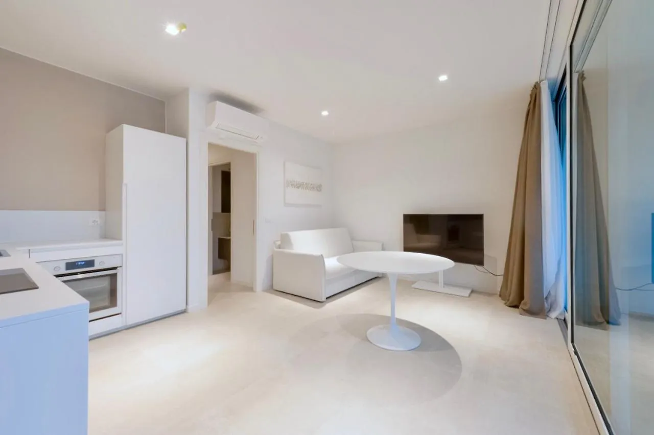 Palms Apartments Лидо-ди-Езоло