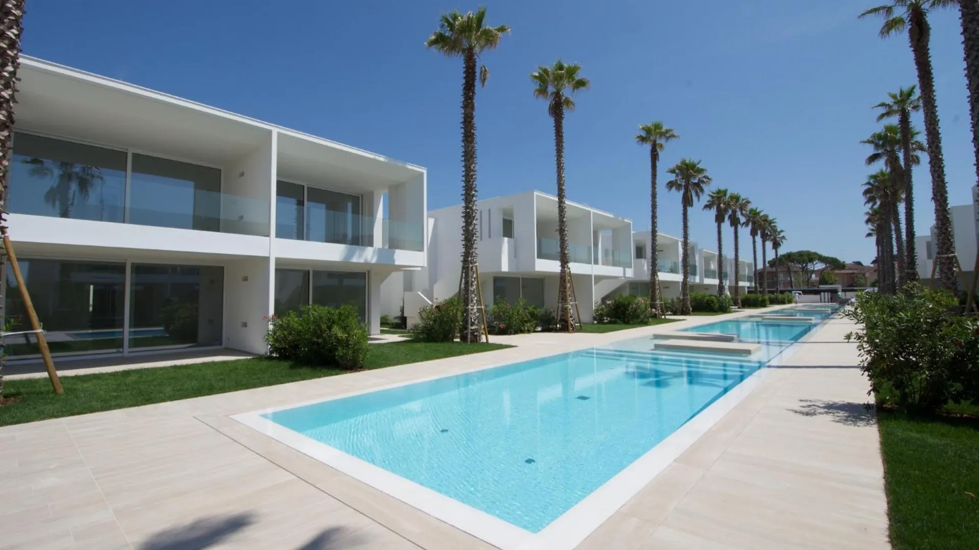Palms Apartments Лидо-ди-Езоло Италия