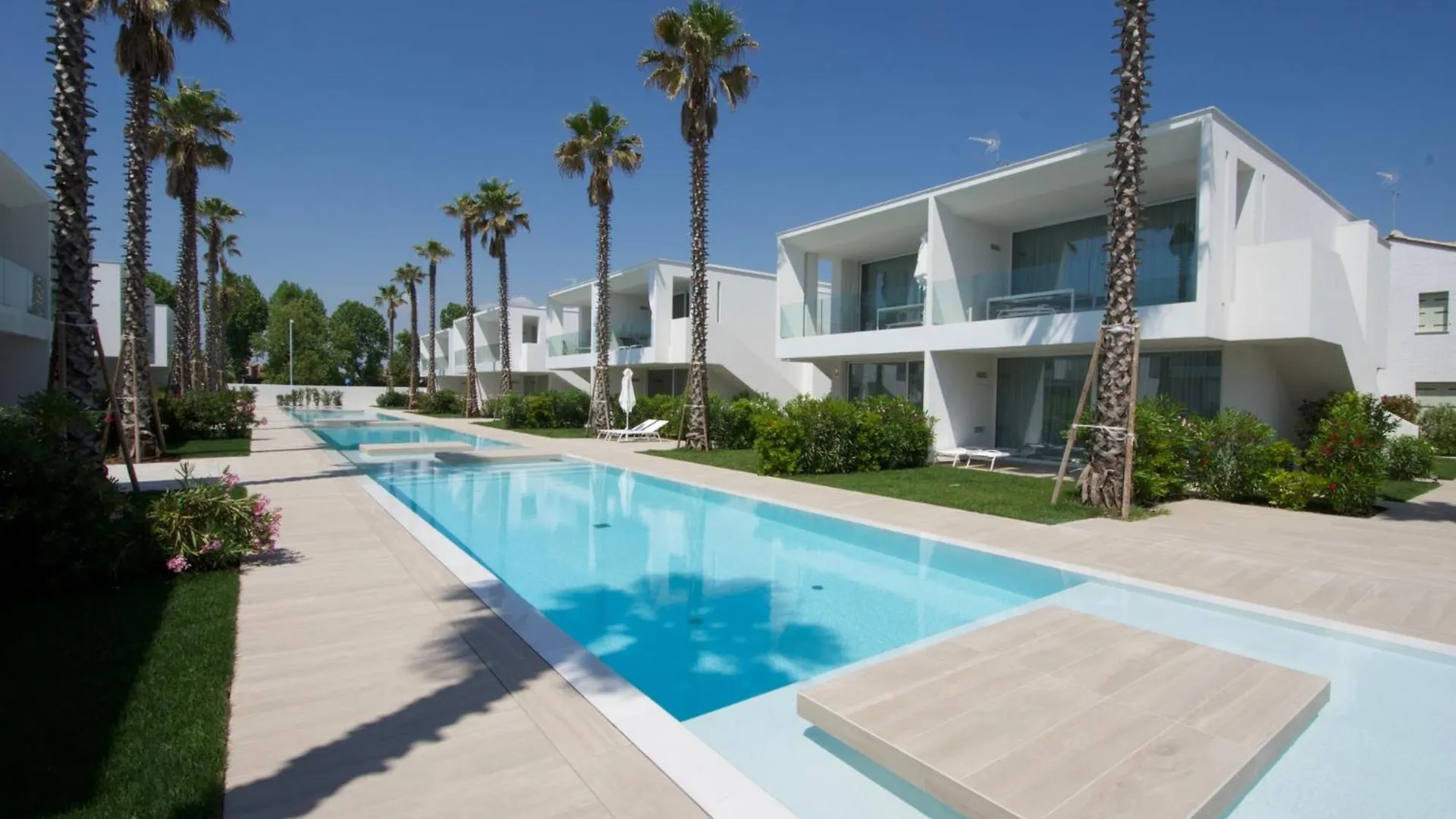 Palms Apartments Лидо-ди-Езоло