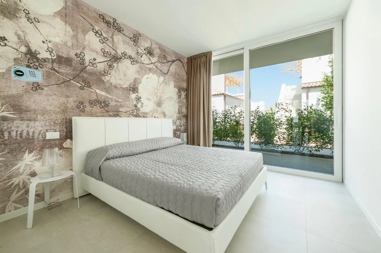 Palms Apartments Лидо-ди-Езоло