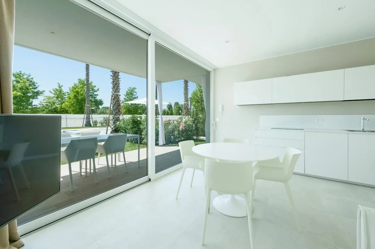 Palms Apartments Лидо-ди-Езоло