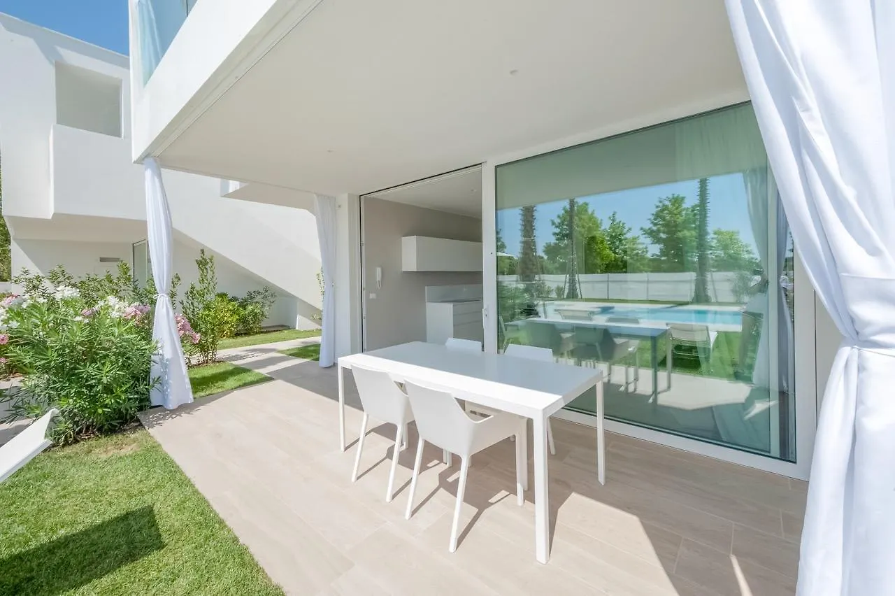 Palms Apartments Лидо-ди-Езоло
