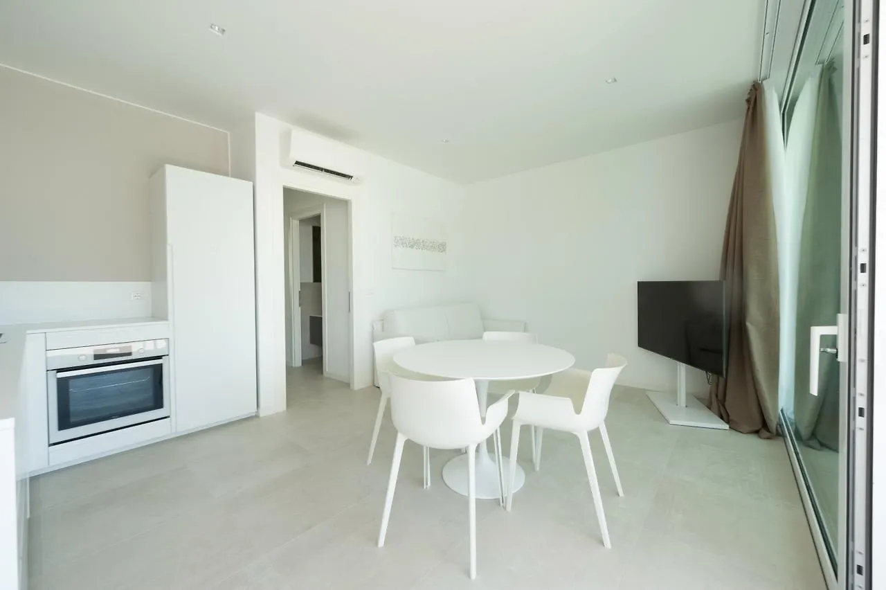 Palms Apartments Лидо-ди-Езоло