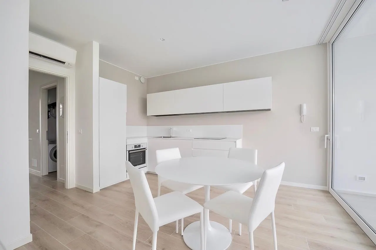 Palms Apartments Лидо-ди-Езоло