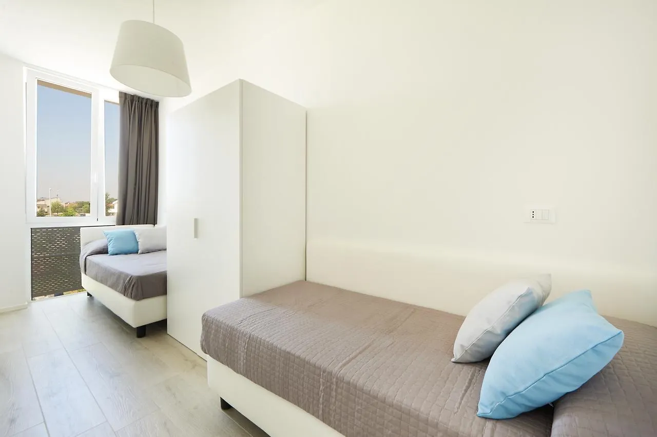 Palms Apartments Лидо-ди-Езоло