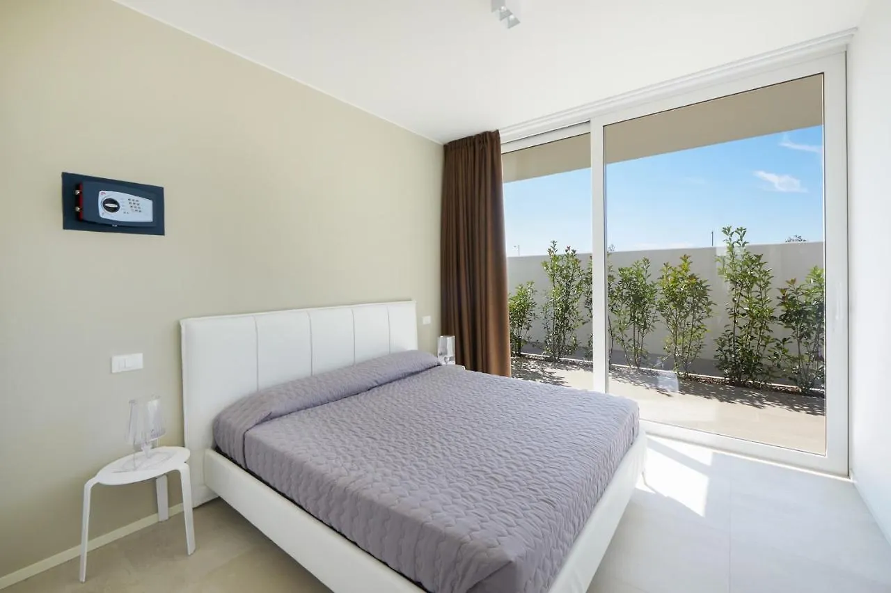 Palms Apartments Лидо-ди-Езоло 0*,